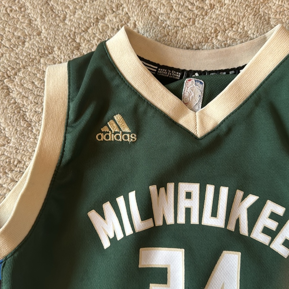 Adidas size large little kids Giannis Antetokounmpo green Milwaukee Bucks jersey - Picture 4 of 5